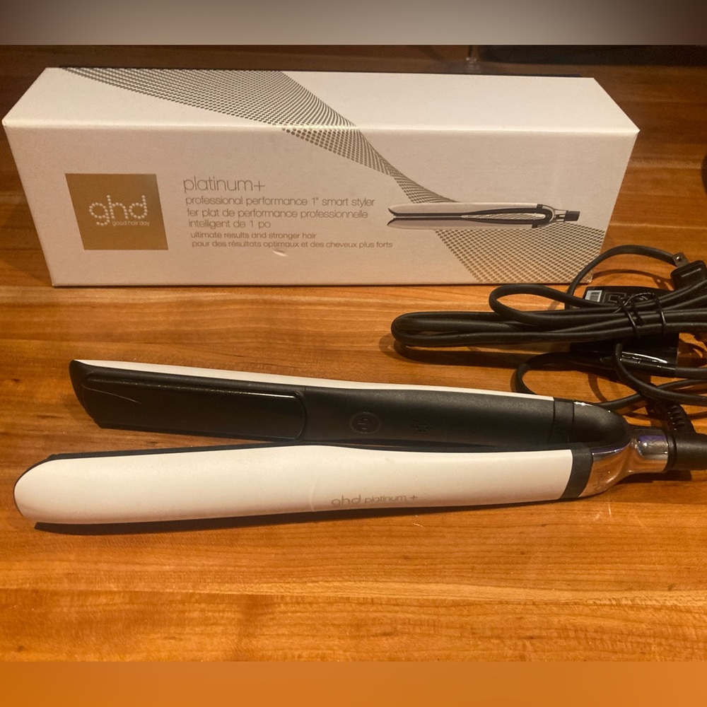 ghd Platinum Plus Straightener with box